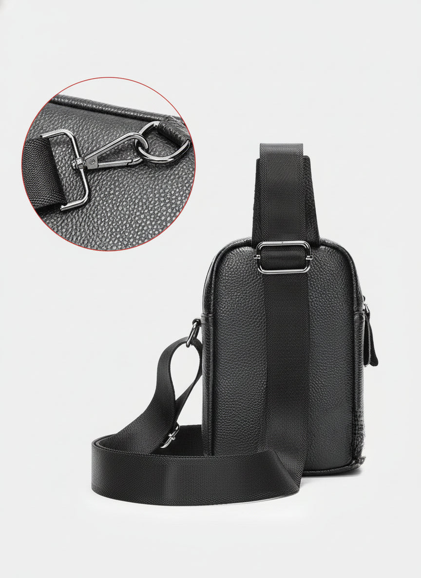 Détail bandoulière réglable pochette téléphone cuir véritable noir