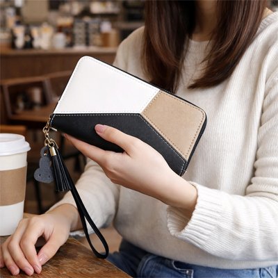 Portefeuille femme Élégance Moderne en couleur noir avec dragonne amovible