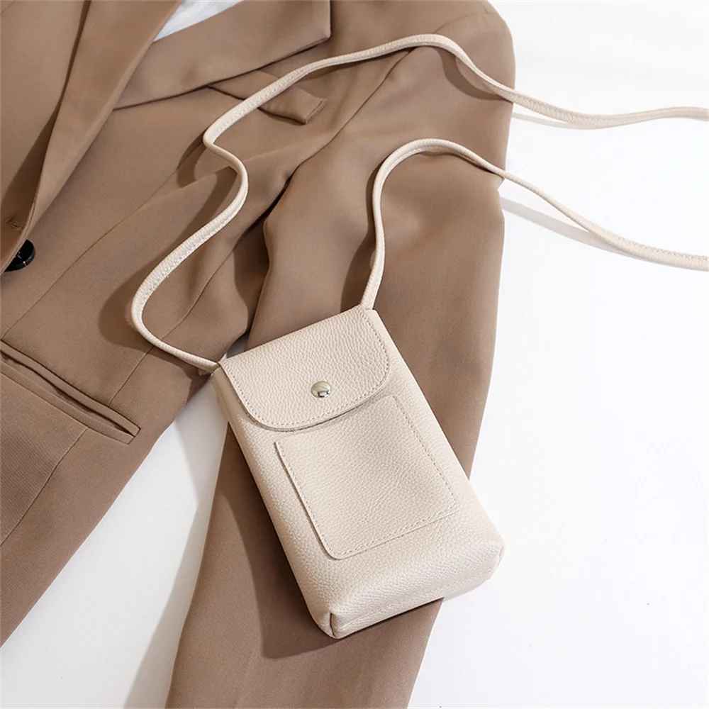 Sac téléphone beige chic et polyvalent pour femme