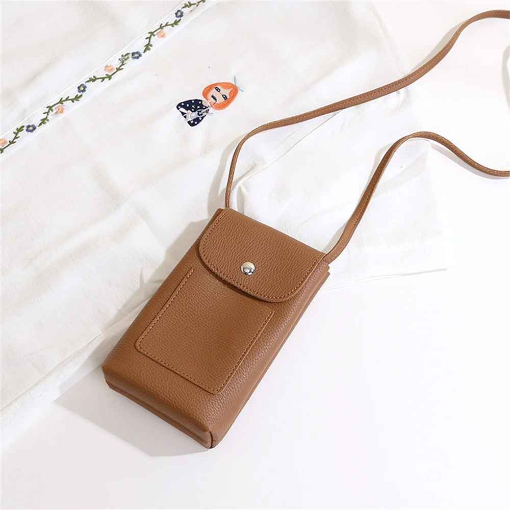 Sac téléphone coloris marron classique et intemporel