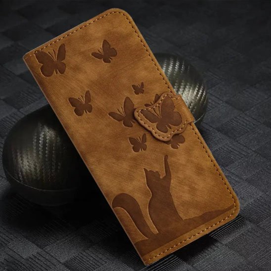 Etui téléphone Elégance Résistance, revêtement aspect daim offrant une texture douce 