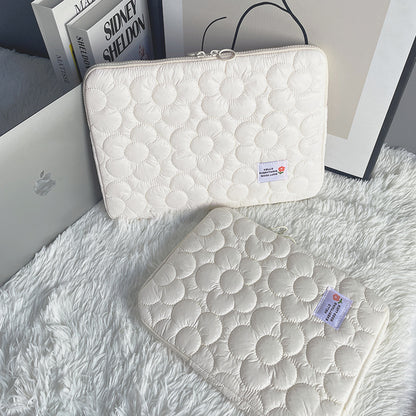 Housse ordinateur élégante matelassé de couleur blanc cassé