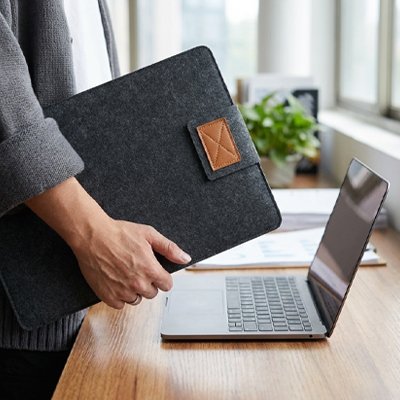 pochette ordinateur élégante en feutre de couleur gris foncé / 11, 13, 15 pouces