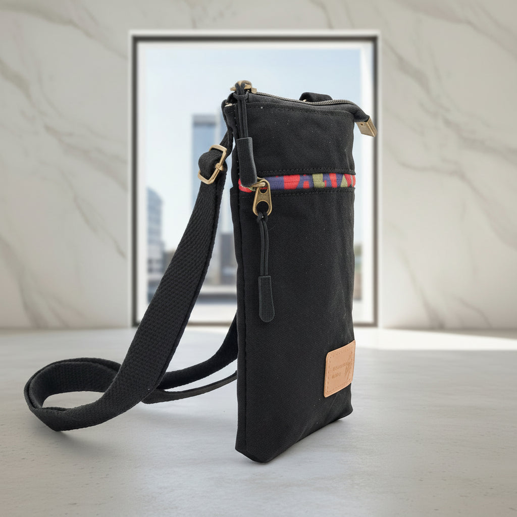 Vue de profil de la pochette téléphone bandoulière confort et pratique