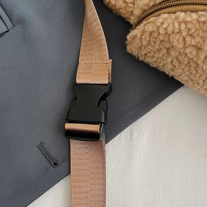 Boucle d'attache réglable sac banane sherpa avec système de fermeture sécurisé