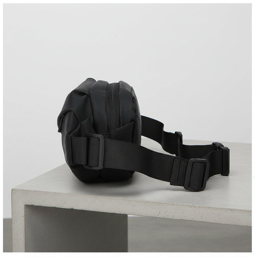 Vue de profil du sac banane homme