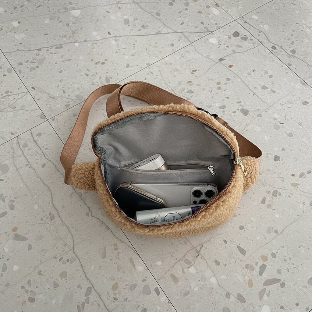 Intérieur sac banane sherpa avec compartiment principal et poche zippée sécurisée