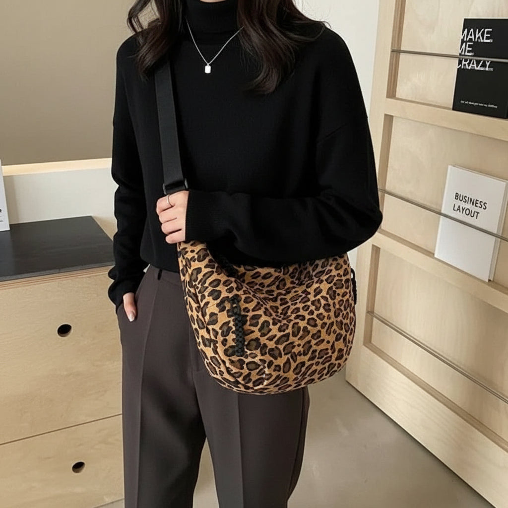 Sac bandouliere femme léopard porté en bandoulière croisée