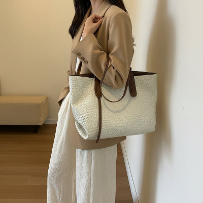 Sac Cabas Tressé Élégant porté à l'épaule