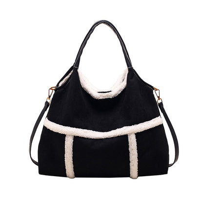 Sac cabas femme Elégance Daim Sherpa en coloris noir, style intemporel et chic