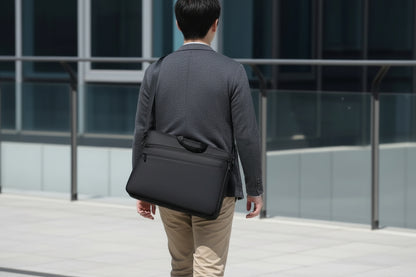 Sac ordinateur homme porté en bandoulière avec sangle ajustable confortable
